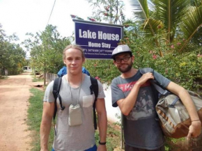 Гостиница Lake House Homestay  Anuradhapura